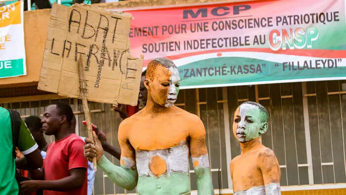 Niger: Francie podporuje ECOWAS, ale jak daleko? (Lefigaro.fr)